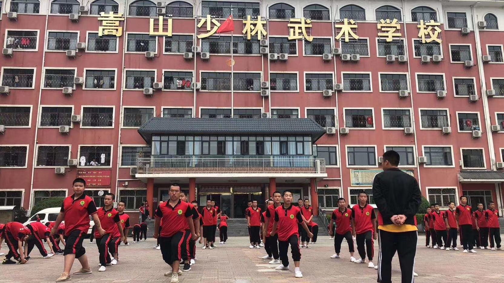 嵩山少林武术学校优秀学员1|嵩山少林武术学校-少林直隶武校-全国十大武术学校-全封闭军事化管理-全国重点文武教育领先品牌|少林寺武术学校|少林 ...