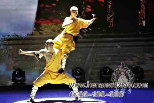 少林寺武僧在南非表演少林功夫