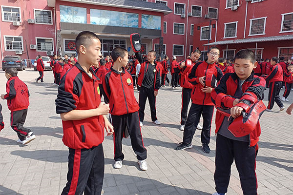 女孩子能去武校学习吗？嵩山少林寺武术学校招生条件是什么？