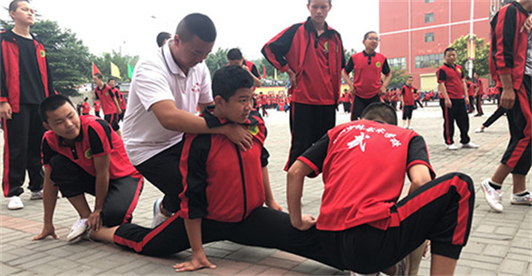 嵩山少林武术学校招生女孩子可以去吗？嵩山少林武术学校有女学员吗？